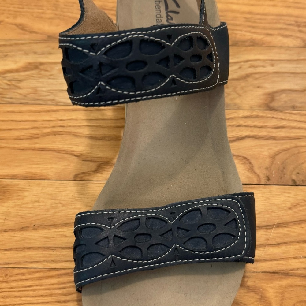 Clarks Navy Sandal - Picture 5 of 7